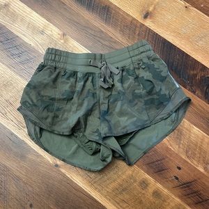 Lululemon Hotty Hot Shorts - Savasana Fatigue Camo
